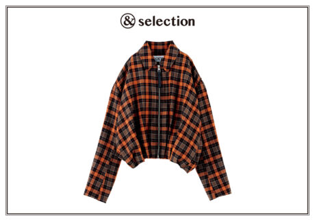 オレンジベースのチェック柄が秋らしい〈ロエベ〉のジャケット。