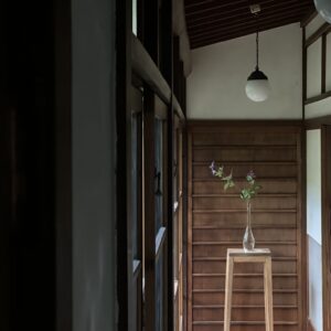 凛と佇む、曲線美に魅せられた花器。写真と文：村上章裕 (『水尾之路』店主) #4