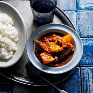 『SPICY CURRY 魯珈』店主・齋藤絵理さんから教わる、スパイス4種で作れる手羽先とほろほろ大根のカレー。 | たった4種のスパイスから作れる手羽先と大根のカレー。スパイスの旨味がたっぷり染み込んだ大根がたまらない！