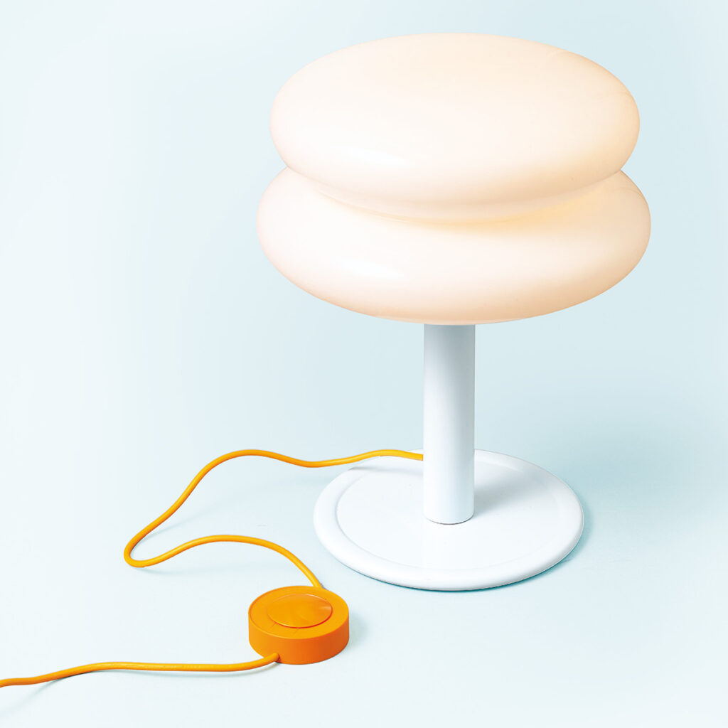 1.SNOWMAN 22 TABLE LAMP _ ILKW.