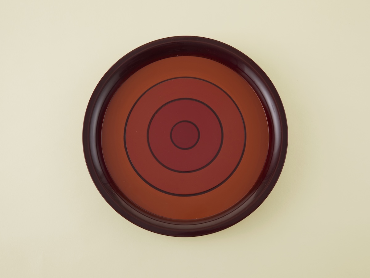 京都の老舗〈象彦〉の丸盆。骨董王子・郷古隆洋の日用品案内。 | 骨董