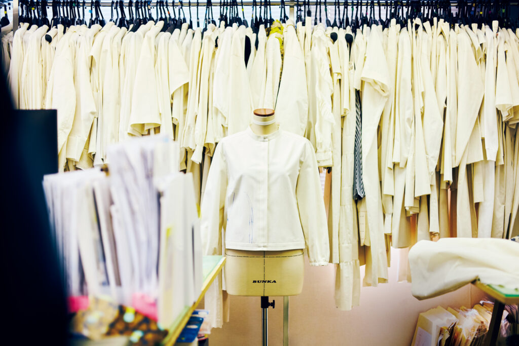 〈ミナ ペルホネン〉の真摯で美しいものづくりを生み出す、アトリエにも潜入。