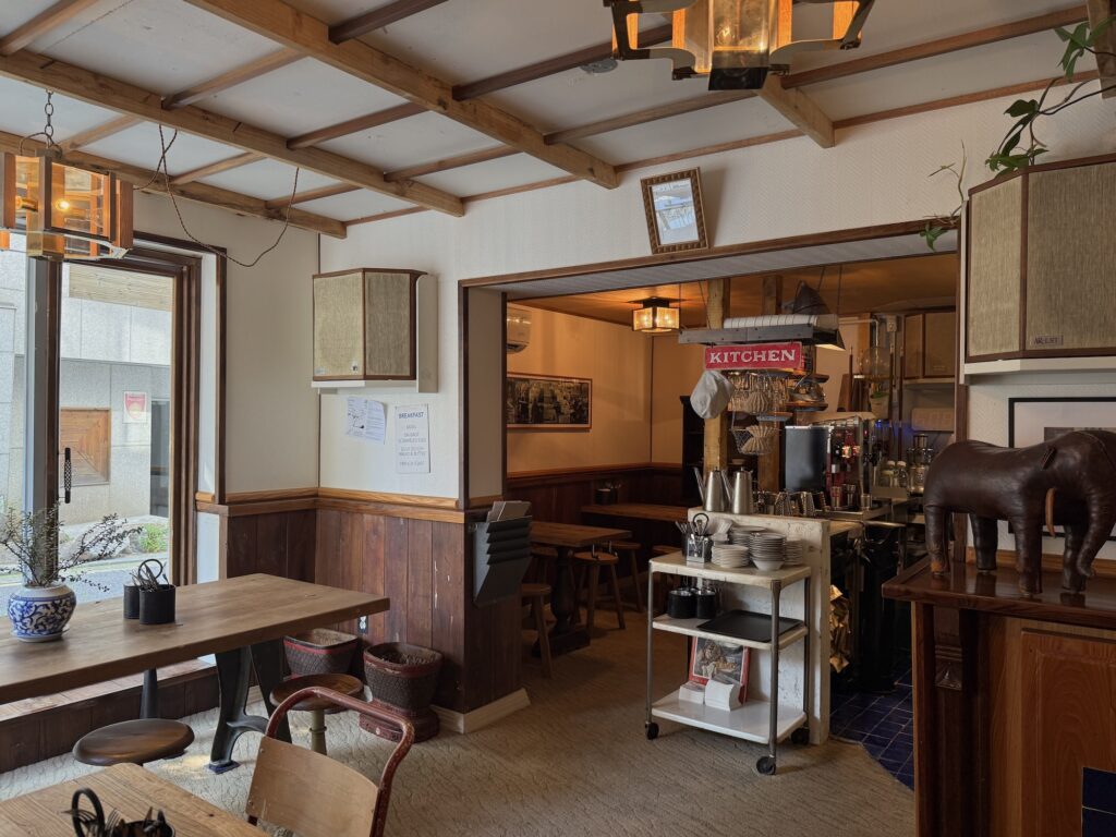 ソウルの隠れ家カフェ『CAFÉ SINOLA』で、完璧な朝ごはんを。写真と文：東山サリー (コーディネーター、ライター) #1