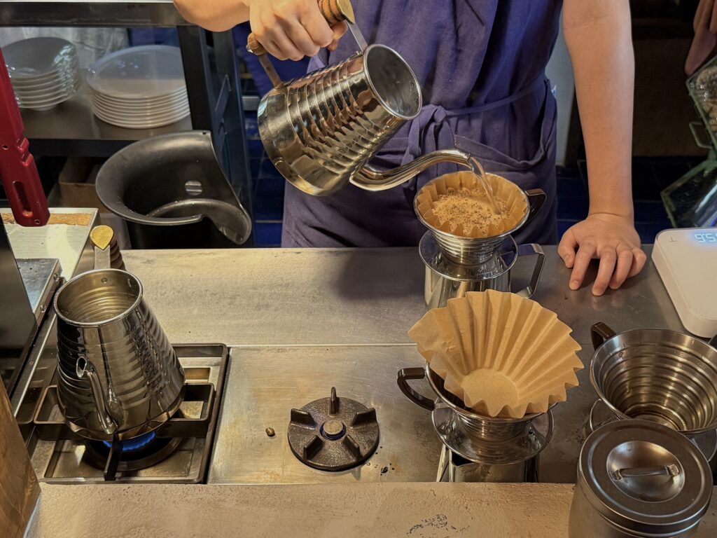 ソウルの隠れ家カフェ『CAFÉ SINOLA』で、完璧な朝ごはんを。写真と文:東山サリー (コーディネーター、ライター) #1 ソウルの隠れ家カフェ『CAFÉ SINOLA』で、完璧な朝ごはんを。写真と文:東山サリー (コーディネーター、ライター) #1
