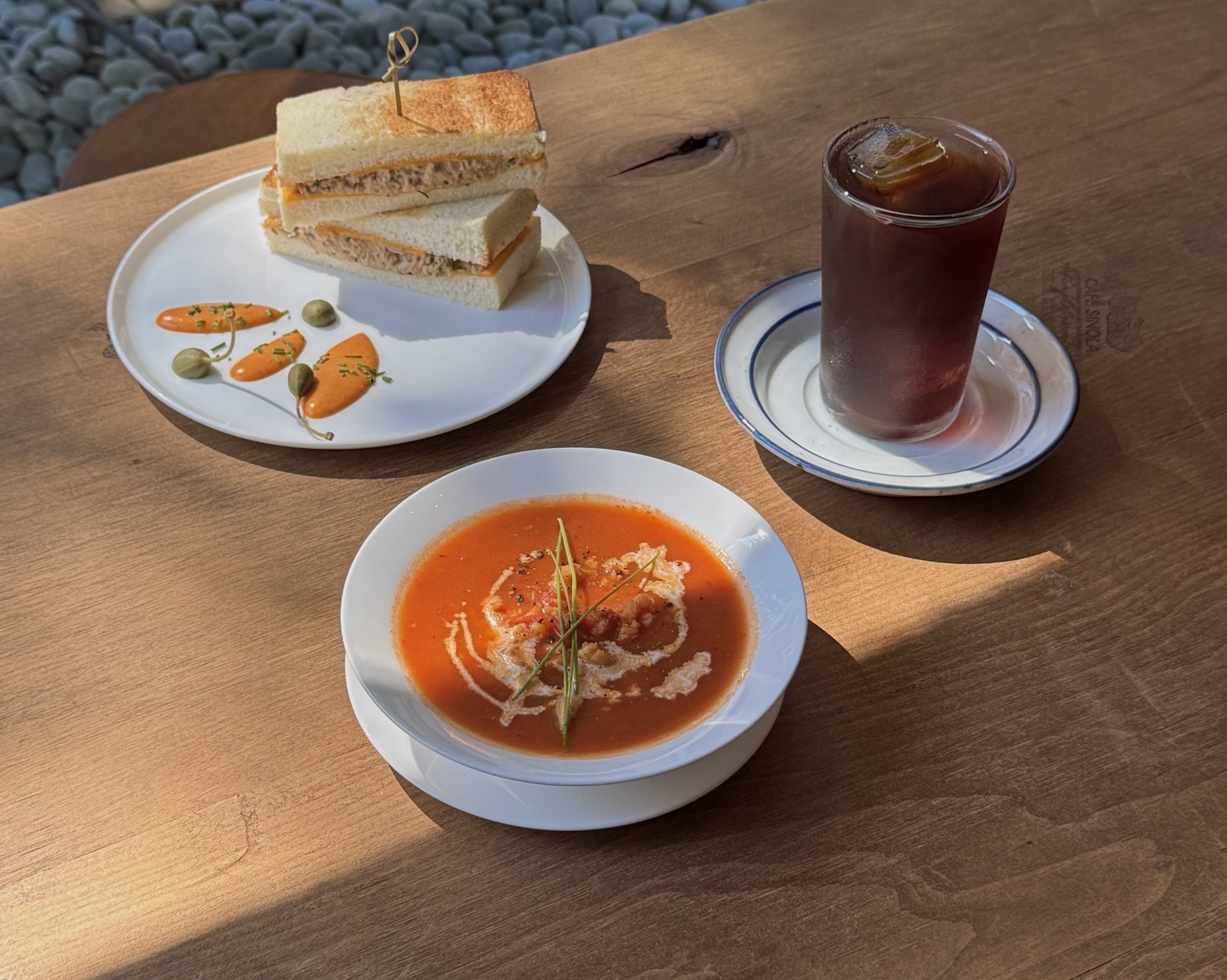 こんなところにカフェが？ ソウルの隠れ家『CAFÉ SINOLA』で、完璧な朝ごはんを。写真と文：東山サリー (コーディネーター、ライター) #1
