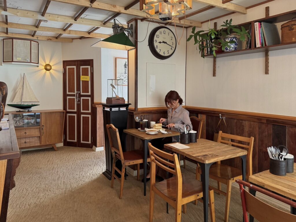 ソウルの隠れ家カフェ『CAFÉ SINOLA』で、完璧な朝ごはんを。写真と文:東山サリー (コーディネーター、ライター) #1 ソウルの隠れ家カフェ『CAFÉ SINOLA』で、完璧な朝ごはんを。写真と文:東山サリー (コーディネーター、ライター) #1