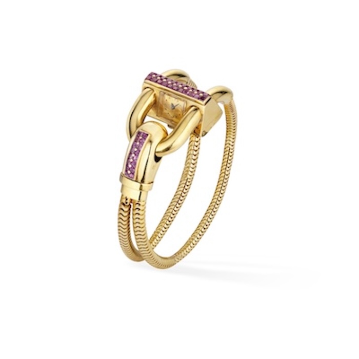 《カデナ リストウォッチ》 1943年 イエローゴールド、ルビー ヴァン クリーフ＆アーペル コレクション © Van Cleef & Arpels | 《カデナ リストウォッチ》 1943年   イエローゴールド、ルビー
  ヴァン クリーフ＆アーペル コレクション © Van Cleef & Arpels