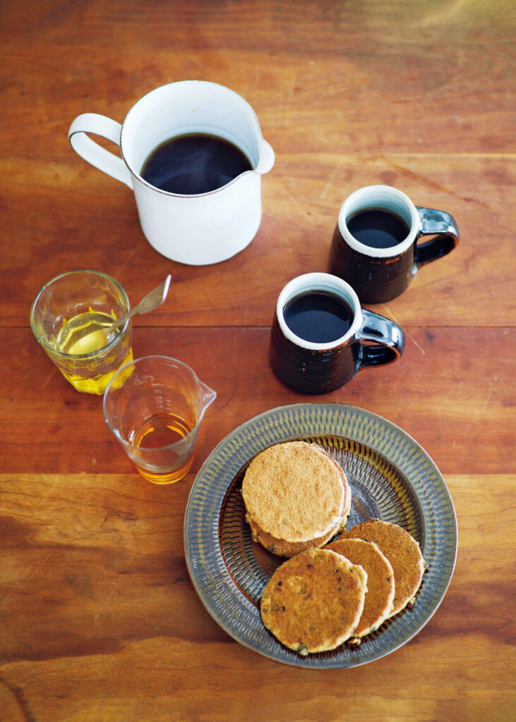 086_p048-055_料理家に教わるコーヒータイム_P08_絵柄伸ばし