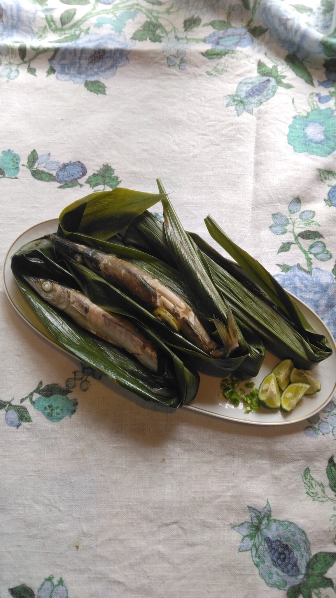 ハランの葉っぱで蒸し焼き。写真と文：按田 優子 (『按田餃子』 店主) #1