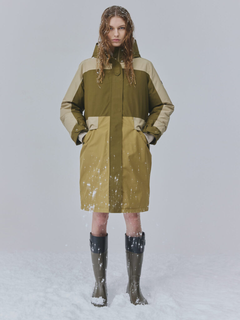 ジャケット「ゴアテックス インサレーション カラーブロックジャケット (テッラヴェルダカラーブロック) 」¥110,000＊11月発売予定、ブーツ「COTTAGEラバーブーツ (ヴェールオリーブ) 」¥33,000雨も風も、雪も味方に。どんな空模様も〈エーグル〉と一緒に楽しもう！ | ジャケット「ゴアテックス インサレーション カラーブロックジャケット」¥110,000、ブーツ「コテージ ラバーブーツ」¥33,000