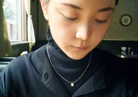 タイムレスな魅力に憧れる〈ブシュロン〉のペンダント。