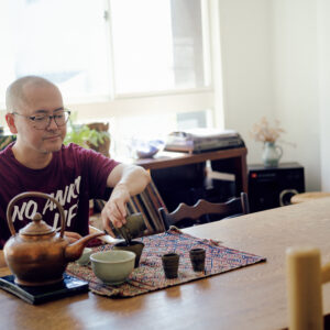 自分の足で探した、味わい深い中国茶。『みんげい おくむら』店主・奥村忍さんのお茶の楽しみ方。奥村 忍 自分の足で探した、味わい深い中国茶。『みんげい おくむら』店主・奥村忍さんのお茶の楽しみ方。奥村 忍