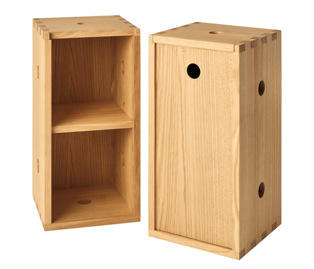 CMPT BY LICHEN wood box CMPT BY LICHEN wood box