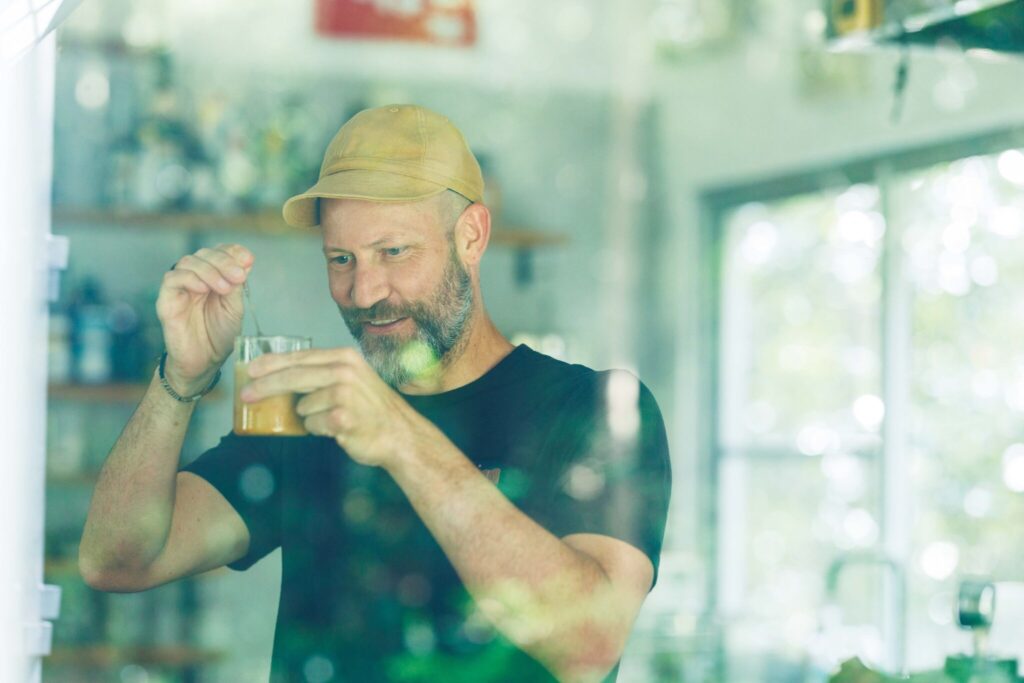 どこまでもクリーンな一杯を追い求めて。デザインエンジニア、ダグラス・ウェバーさんのコーヒーの楽しみ方。 | コーヒーはクリーンさを重視。プロセスはウォッシュト、焙煎度合いは中煎りが好み。 どこまでもクリーンな一杯を追い求めて。デザインエンジニア、ダグラス・ウェバーさんのコーヒーの楽しみ方。 | コーヒーはクリーンさを重視。プロセスはウォッシュト、焙煎度合いは中煎りが好み。