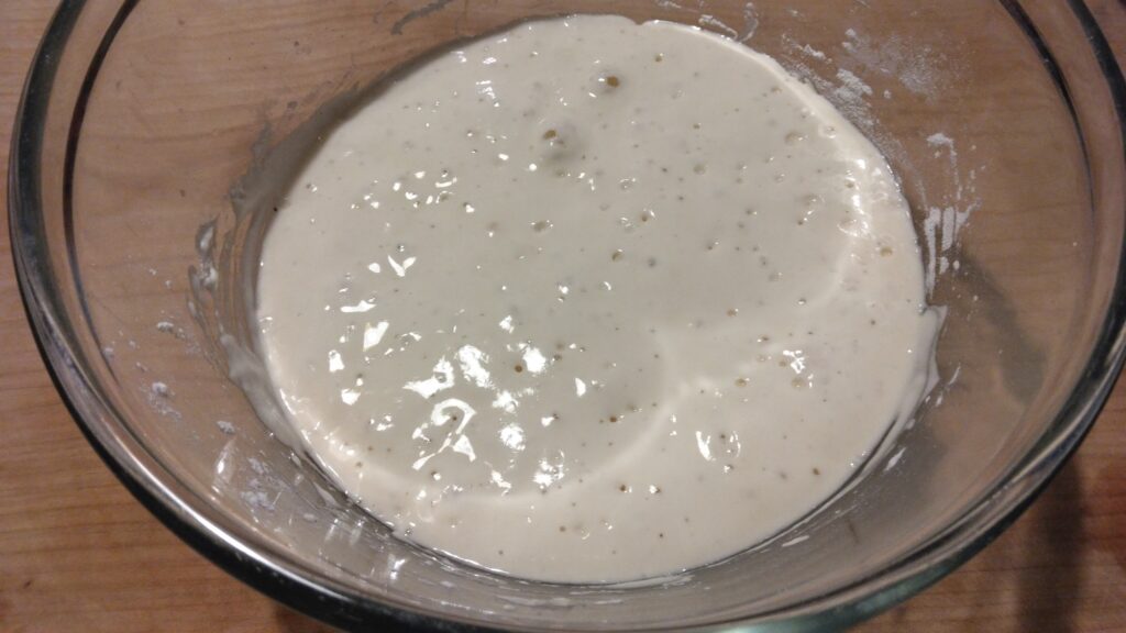 イーストが活性化してきて表面に気泡が出てきたらOK。写真は5時間後のものだけど、1時間経ったくらいからだいたい同じ見た目です。ペルーの中華街の肉まん、「ミンパオ」のレシピ。写真と文:按田優子 (『按田餃子』 店主) #4 | イーストが活性化してきて表面に気泡が出てきたらOK。写真は5時間後のものだけど、1時間経ったくらいから、だいたい同じ見た目です。 イーストが活性化してきて表面に気泡が出てきたらOK。写真は5時間後のものだけど、1時間経ったくらいからだいたい同じ見た目です。ペルーの中華街の肉まん、「ミンパオ」のレシピ。写真と文:按田優子 (『按田餃子』 店主) #4 | イーストが活性化してきて表面に気泡が出てきたらOK。写真は5時間後のものだけど、1時間経ったくらいから、だいたい同じ見た目です。