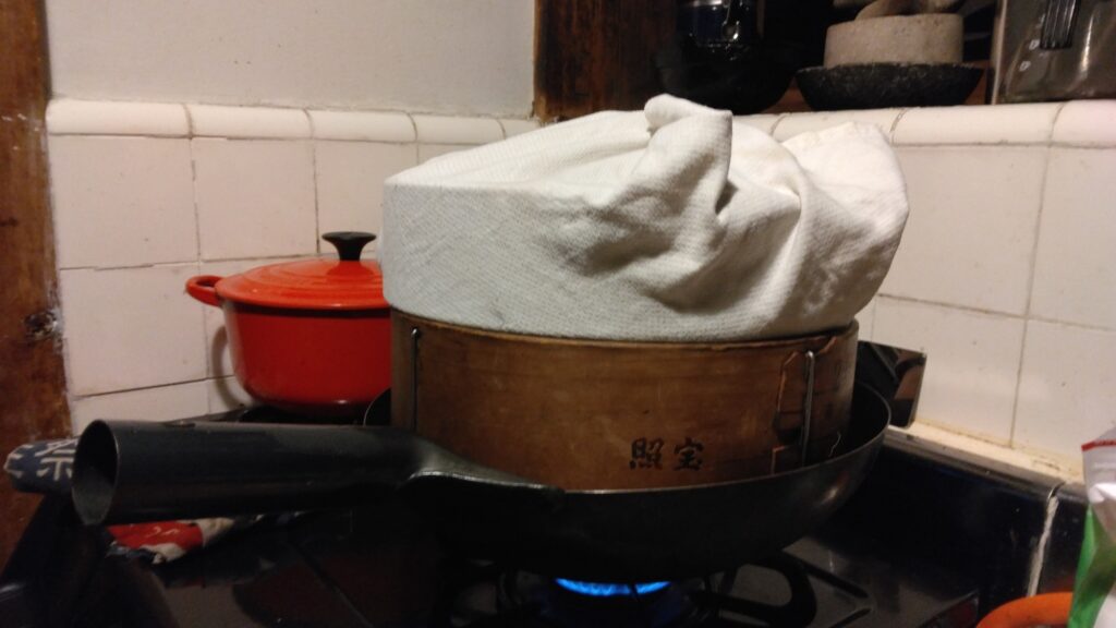 ペルーの中華街の肉まん、「ミンパオ」のレシピ。写真と文:按田優子 (『按田餃子』 店主) #4 ペルーの中華街の肉まん、「ミンパオ」のレシピ。写真と文:按田優子 (『按田餃子』 店主) #4