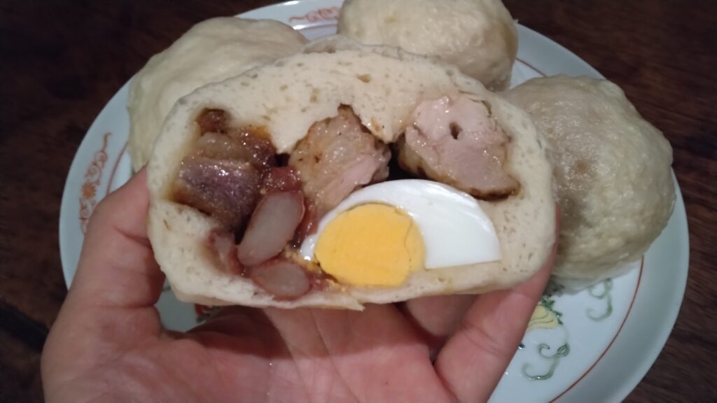 ペルーの中華街の肉まん、「ミンパオ」のレシピ。写真と文:按田優子 (『按田餃子』 店主) #4 ペルーの中華街の肉まん、「ミンパオ」のレシピ。写真と文:按田優子 (『按田餃子』 店主) #4