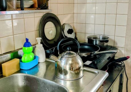 毎日を共にする、「結婚のやかん」。写真と文:古賀 及子 (エッセイスト) #4 毎日を共にする、「結婚のやかん」。写真と文:古賀 及子 (エッセイスト) #4