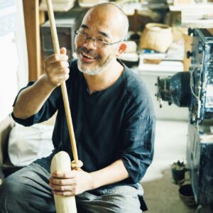 自ら作陶した道具で、"植物"を味わう。陶芸家・茶人、市川 考さんのお茶の楽しみ方。 | 1967年滋賀県生まれ。1999年に独立し料理のための器を中心に作陶。茶と出合った2007年からは茶道具を手がけ、茶の魅力を伝える活動にも取り組む。 自ら作陶した道具で、"植物"を味わう。陶芸家・茶人、市川 考さんのお茶の楽しみ方。 | 1967年滋賀県生まれ。1999年に独立し料理のための器を中心に作陶。茶と出合った2007年からは茶道具を手がけ、茶の魅力を伝える活動にも取り組む。