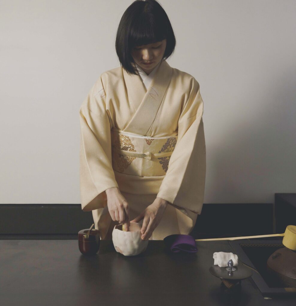 日本茶インストラクター・星野孝太さんが案内する、日本茶の魅力を再発見できるティーサロン。