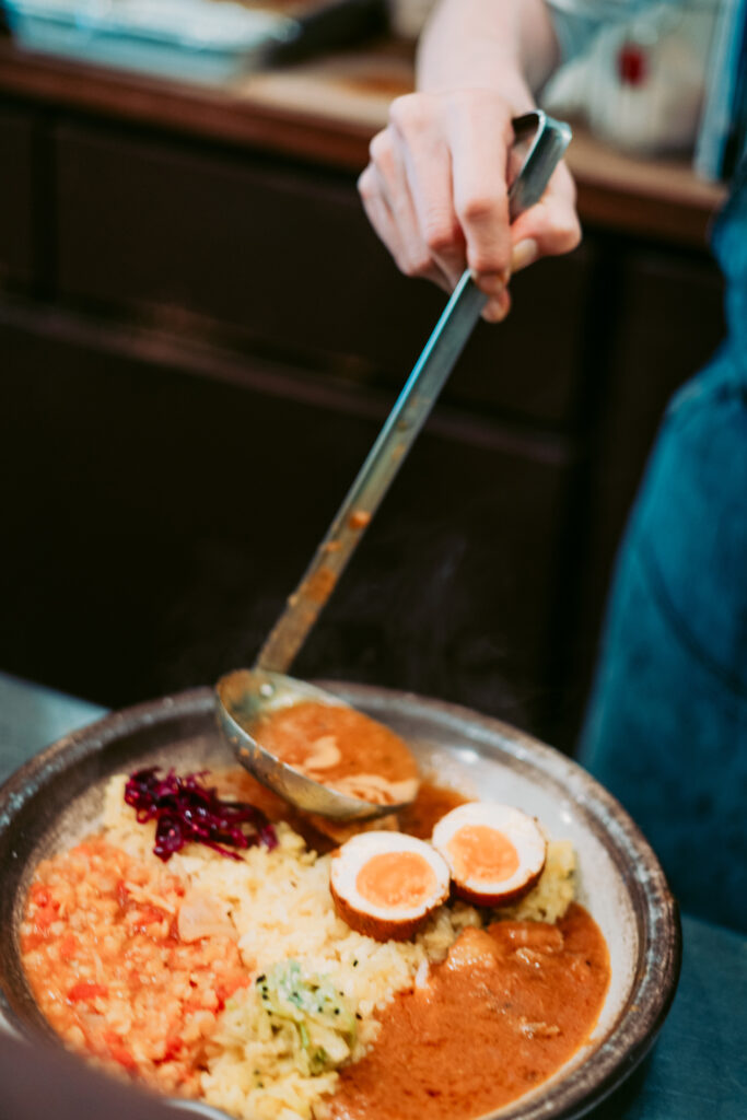 わたしの好きな岡山。20年以上、岡山市に根付くカレー店『QUIET VILLAGE CURRY SHOP』。写真と文:中川正子
(写真家) #3 わたしの好きな岡山。20年以上、岡山市に根付くカレー店『QUIET VILLAGE CURRY SHOP』。写真と文:中川正子
(写真家) #3