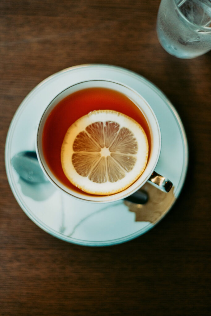 わたしの好きな岡山。純喫茶『ダンケ』の特等席でティータイム。写真と文：中川正子  (写真家) #4