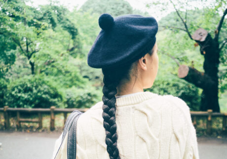 この時季によく似合う、〈MHL.〉のベレー帽によく似た「タモシャンター」。