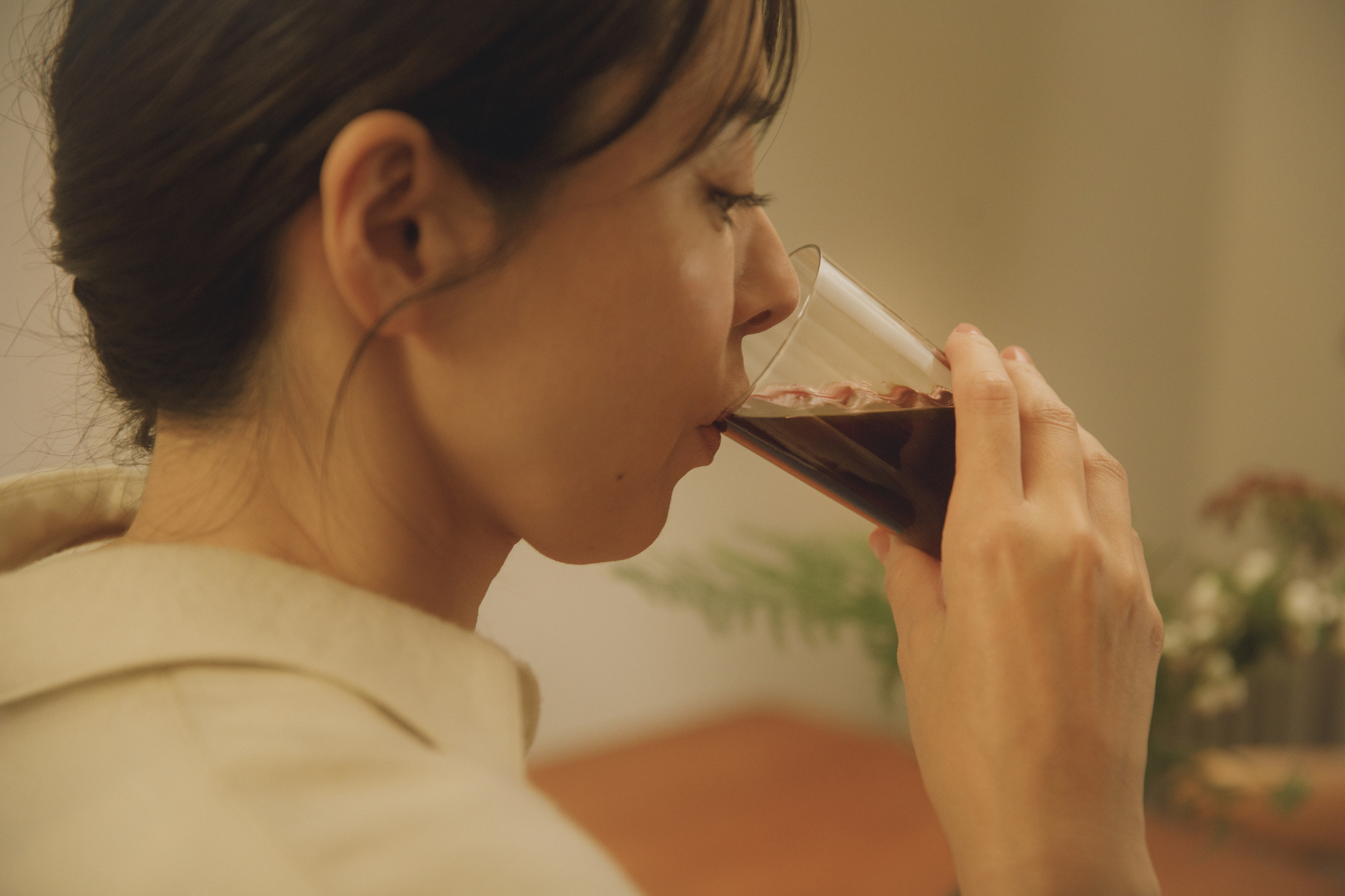 「夏は冷たく冷やして。冬はお風呂上がりに。果実由来で体にもやさしい〈ウェルチ〉は、どんなときでも選びたくなりますね」と花楓さん。