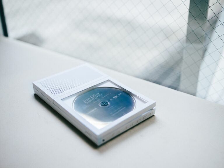 「完璧じゃなくても大丈夫。だからこそ、人生は美しい」。俳優のシム・ウンギョンさんが語る、映画『旅と日々』のこと。