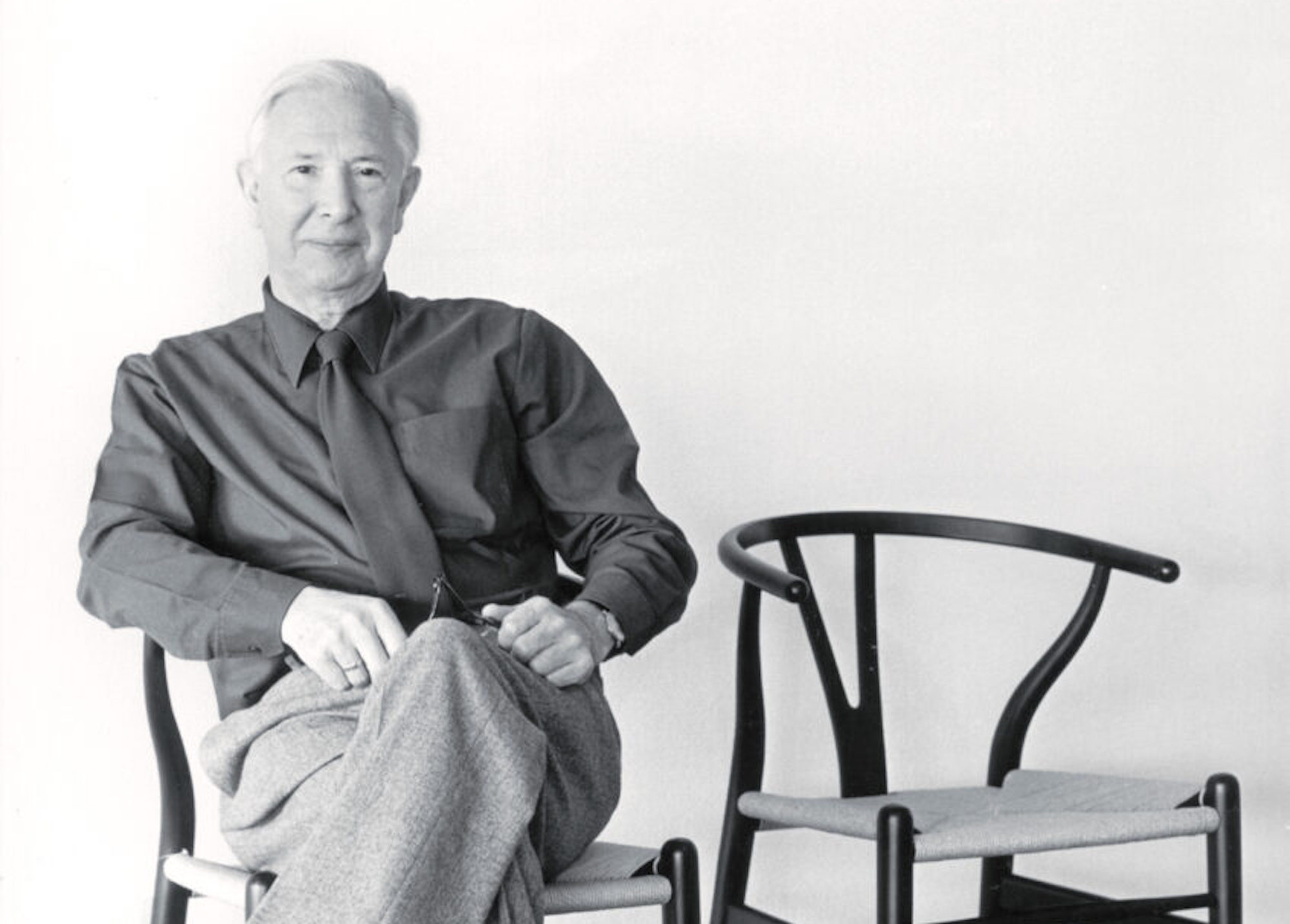 ハンス・ウェグナーによる初期から晩年までの名作チェアや家具が一堂に。「織田コレクション ハンス・ウェグナー展 至高のクラフツマンシップ」が、12月2日 (火) より東京・渋谷の『ヒカリエホール』で開催。