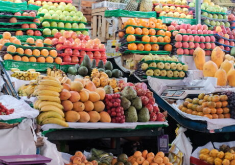 陳列美を眺める「ペルーのメルカド」。文：山口祐加 (自炊料理家) #3