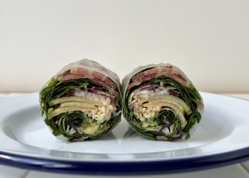 こちらがベーコン。どの生春巻きにもビーフンは入る。これ、ふふふって笑顔になる味なんですよ、食べてみてほしいなぁ。川村明子 | こちらがベーコン。どの生春巻きにもビーフンは入る。これ、ふふふって笑顔になる味なんですよ、食べてみてほしいなぁ。 こちらがベーコン。どの生春巻きにもビーフンは入る。これ、ふふふって笑顔になる味なんですよ、食べてみてほしいなぁ。川村明子