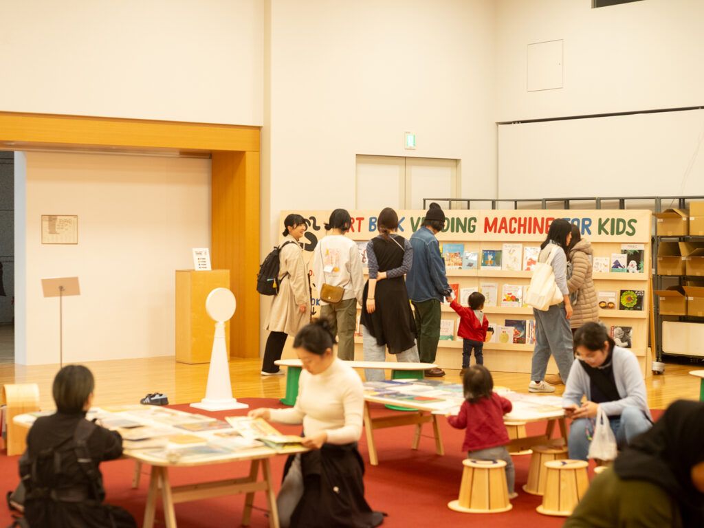 TOKYO ART BOOK FAIR TABF ブルーノ・ムナーリ エンツォ・マーリ エットレ・ソットサス ホンマタカシ 東京都現代美術館 | photo : Hajime Kato TOKYO ART BOOK FAIR TABF ブルーノ・ムナーリ エンツォ・マーリ エットレ・ソットサス ホンマタカシ 東京都現代美術館 | photo : Hajime Kato