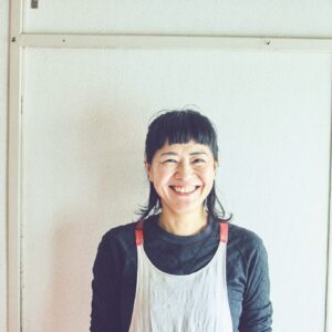 自分たちの手で叶える「ちょうどよさ」。暮らし家・塩山奈央さんの台所。