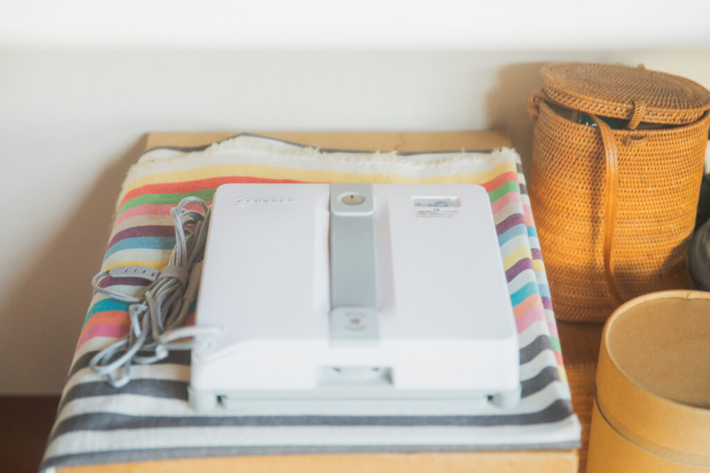 一辺215mmの正四角形で、収納スペースにも困らないサイズ。 一辺215mmの正四角形で、収納スペースにも困らないサイズ。