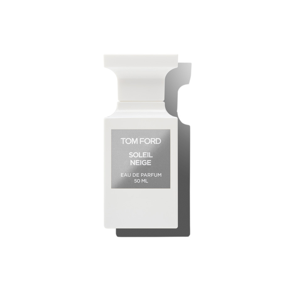 ベルガモットからジャスミン、オレンジフラワーといったフローラルからローズ、ラストのバニラ、ベンゾインの甘やかさへ。時間が経つと深みを増すエキゾチックさがたまりません。「トムフォード ソレイユ ネージュ オード パルファム スプレィ」 50ml ¥41,030 (トムフォード ビューティ ☎︎0570-003-770) | ベルガモットからジャスミン、オレンジフラワーといったフローラルからローズ、ラストのバニラ、ベンゾインの甘やかさへ。時間が経つと深みを増すエキゾチックさがたまりません。「トム フォード ソレイユ ネージュ オード パルファム スプレィ」
50ml ¥41,030（トム フォード ビューティ　☎︎0570-003-770）