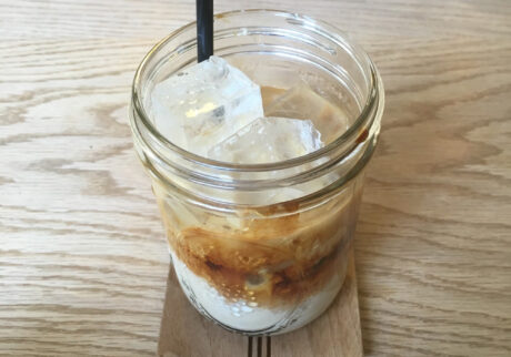 大阪・玉造『CAFENOTO COFFEE』で出合った、忘れられないダブルクラッチラテ。写真と文：石井ブレンド (お笑い芸人、『GOODFEELING COFFEE』オーナー) #1