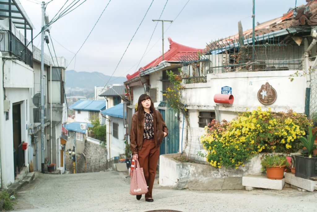 グルメ、日用品、ギャラリー、注目エリアのスポットなど、200軒以上を掲載。保存版「ひとりでも、韓国・ソウル特集」MAP。 グルメ、日用品、ギャラリー、注目エリアのスポットなど、200軒以上を掲載。保存版「ひとりでも、韓国・ソウル特集」MAP。