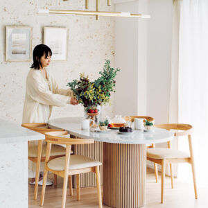 大谷さんがここで暮らすイメージでリビング空間をコーディネートした。2025年9月撮影。 大谷さんがここで暮らすイメージでリビング空間をコーディネートした。2025年9月撮影。