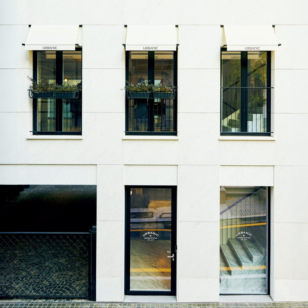 物語を感じる服や小物に出合える、韓国発〈URBANIC 30〉のソウル旗艦店へ。