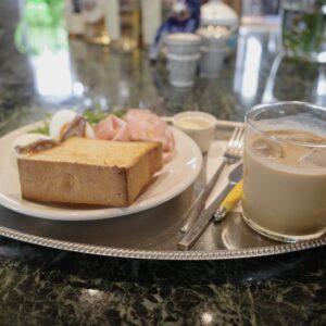 東京・松陰神社前のカフェ『Gigio』で、朝から元気に。写真と文：石井ブレンド (お笑い芸人、『GOODFEELING COFFEE』オーナー) #4