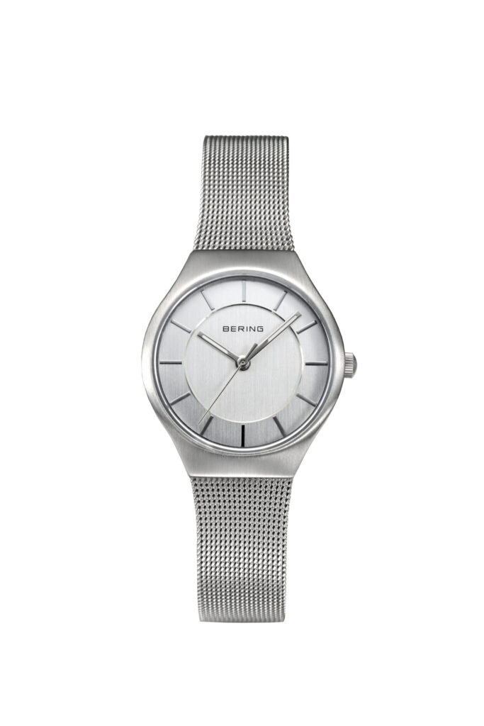 27mmと小ぶりで、ビジネスシーンにも最適な「Classic Scandinavian 11927-004」。時を刻む。その機能を、無駄なく美しく。〈BERING〉の腕時計。 | 27mmと小ぶりで、ビジネスシーンにも最適な「Classic Scandinavian 11927-004」。