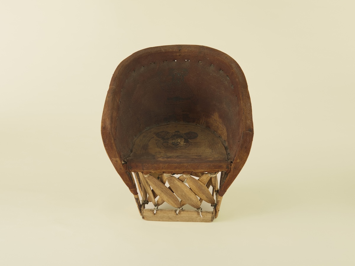 キッズサイズのメキシコのエキパルチェア。骨董王子・郷古隆洋の日用品案内。