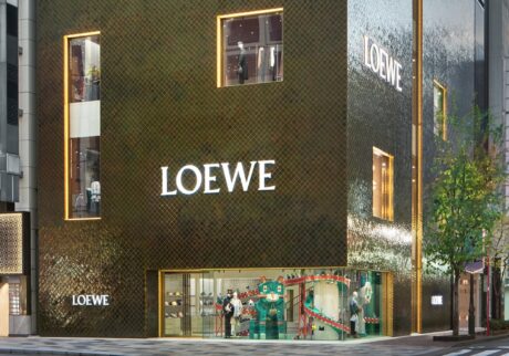 スイーツも初登場。〈ロエベ〉のクラフトを複合的に堪能できる『カサロエベ銀座』がオープン。 スイーツも初登場。〈ロエベ〉のクラフトを複合的に堪能できる『カサロエベ銀座』がオープン。