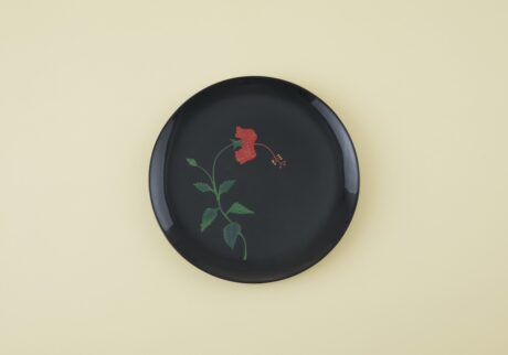 琉球漆器のハイビスカス柄の丸盆。骨董王子・郷古隆洋の日用品案内。 琉球漆器のハイビスカス柄の丸盆。骨董王子・郷古隆洋の日用品案内。