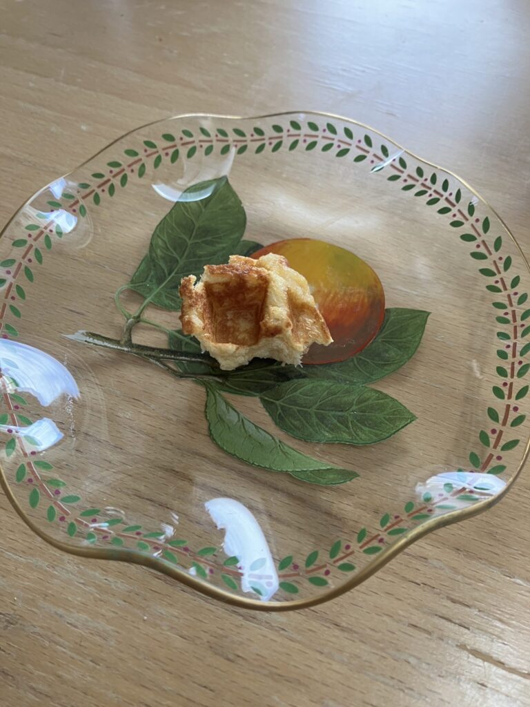 ニットデザイナー・小林花さんのおうちの話。写真と文：服部恭平 (写真家)