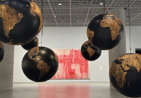 6年ぶりのソウル、建築もアートもやっぱり楽しい。編集後記「ひとりでも、韓国・ソウルへ」 | 「Amorepacific Museum of Art」で開催中の、マーク・ブラッドフォードの個展「Keep Walking」で。