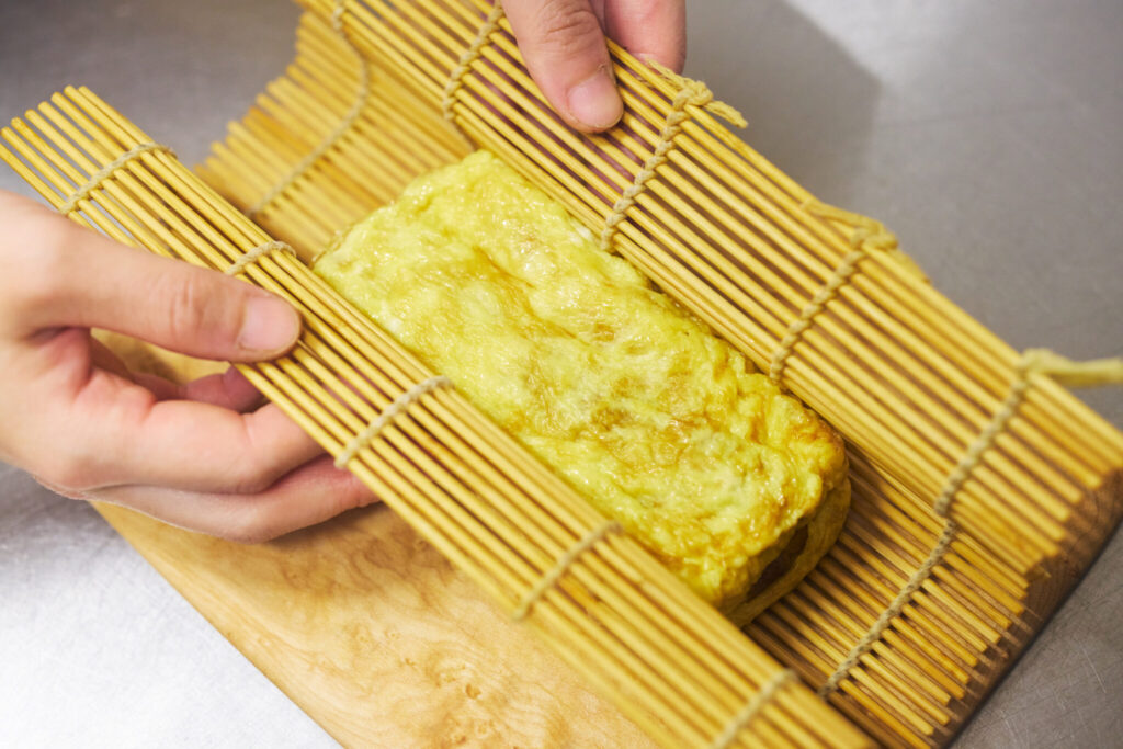 砂糖がたくさん入っているため表面が焦げやすいです。弱火〜中火でじっくり火を入れましょう。