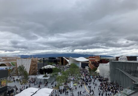 2025年5月、大阪・関西万博の様子。この頃はまだ比較的空いていた。 2025年5月、大阪・関西万博の様子。この頃はまだ比較的空いていた。