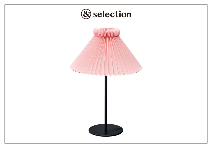 〈レ・クリント〉の定番テーブルランプが、豊富な色で新たにラインナップ。